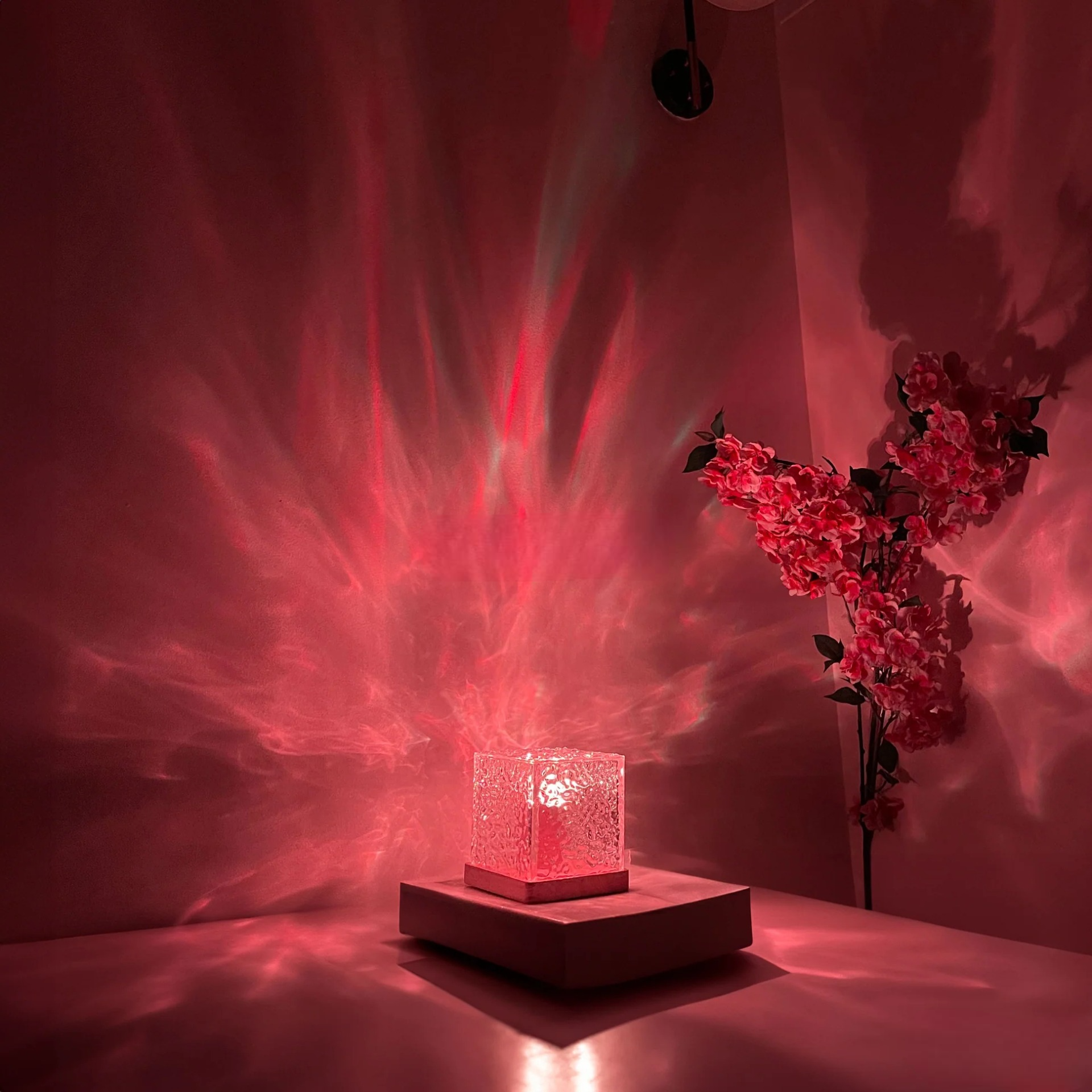 Wave Tesseract Lamp
